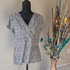 LIZ CLAIBORNE Drape Front Ladies Top Size Large